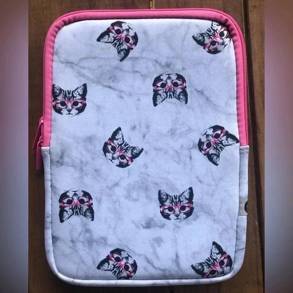Cat in Glasses Early 2000s IPad / Tablet Case 10” X 7” - Picture 1 of 5
